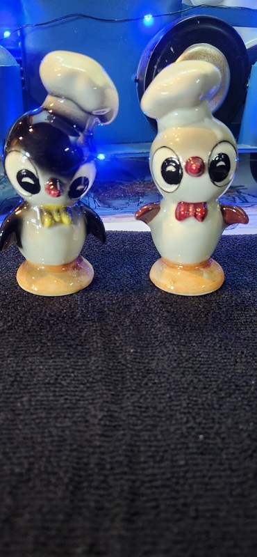 Vintage Penguins Wearing Chef Hats Salt N Pepper Shakers-Japan
