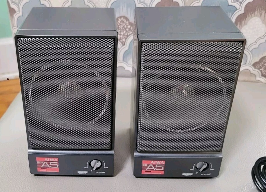 AIWA SC-A5 Set of two Black Acoustic Suspension System/ Power