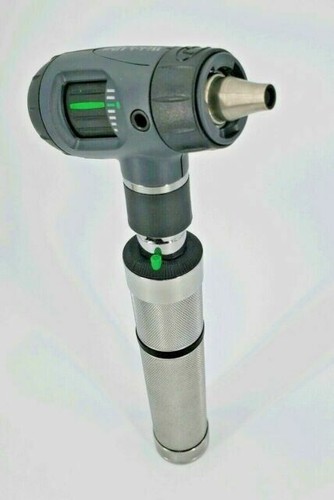 Welch Allyn 23820 Otoscope w/ Rechargeable Direct Plugin Handle