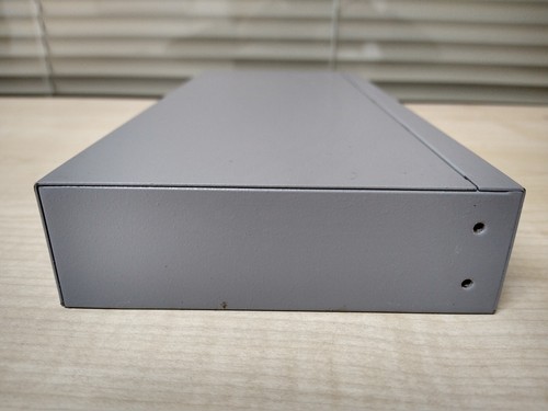 Allied Telesis AT-FS708 8-Ports 10/100TX Fast Ethernet Network Switch - Picture 4 of 11