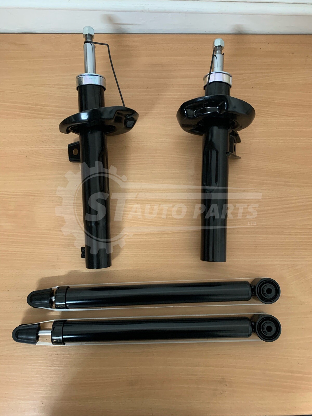 VW GOLF MK5 MK6 AUDI A3 28P 2 X FRONT+ 2 X REAR SHOCK ABSORBERS PAIR