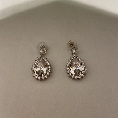 Nolan Miller CZ kristallklare Ohrringe 45 $