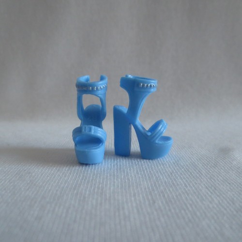 ¡NUEVO! 2022 Barbie Extra Fancy Doll Blue & Silver High Heel Sandalias Zapatos Ropa - Imagen 7 de 7
