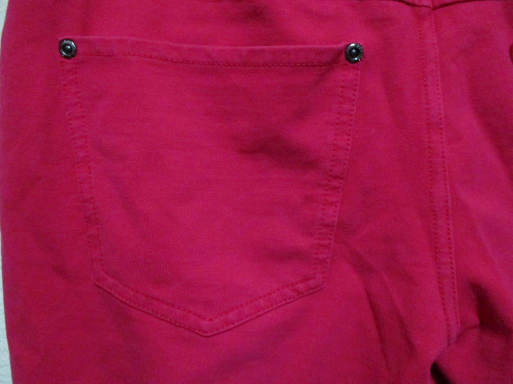 Express Women's Size Medium Solid Red Flat Front … - image 6