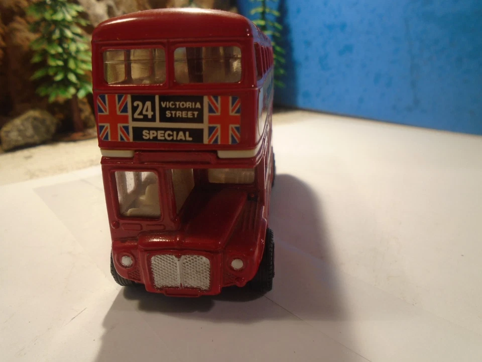CORGI 1/64 SCALE DIECAST BTA WELCOME TO BRITAIN DOUBLE DECKER BUS 5-182-1-5 - Image 3 of 4
