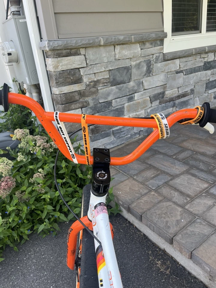 SoCal Flyer 24” This Bike Has Some Scratches From The Last Owner. - Image 2 of 4