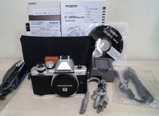 Olympus OM-D E-M10 II Camera Silver Shutter Count 2401 Excellent Condition
