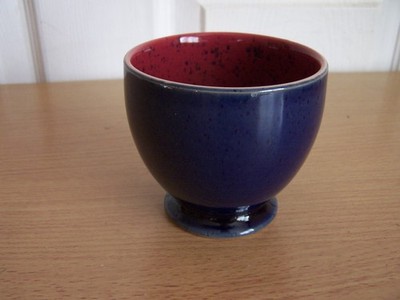 Denby Keramik Harlekin Zuckerdose rot innen blau außen