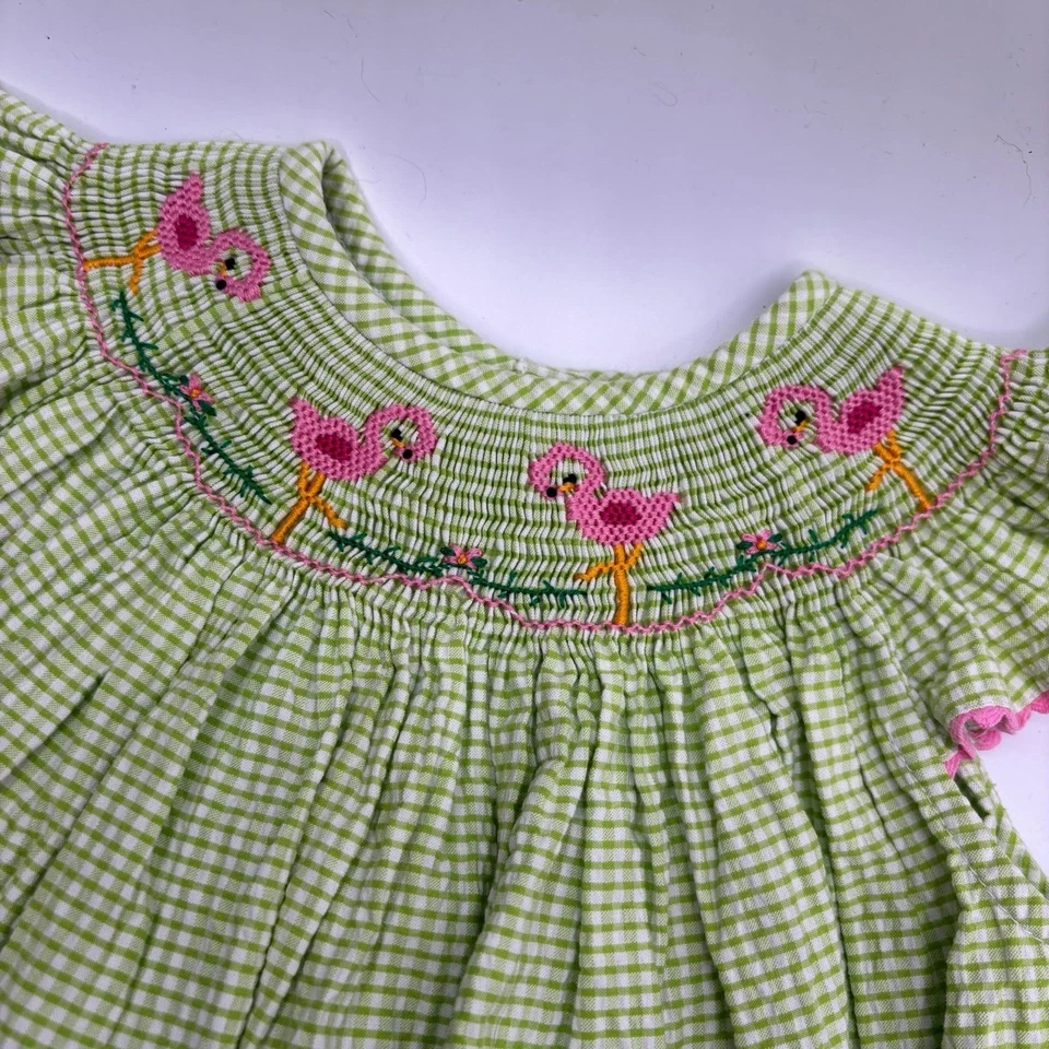 Mameluco Southern Sunshine Flamingo Smocked Gingham Seersucker 24 meses verde Foto 4 de 4