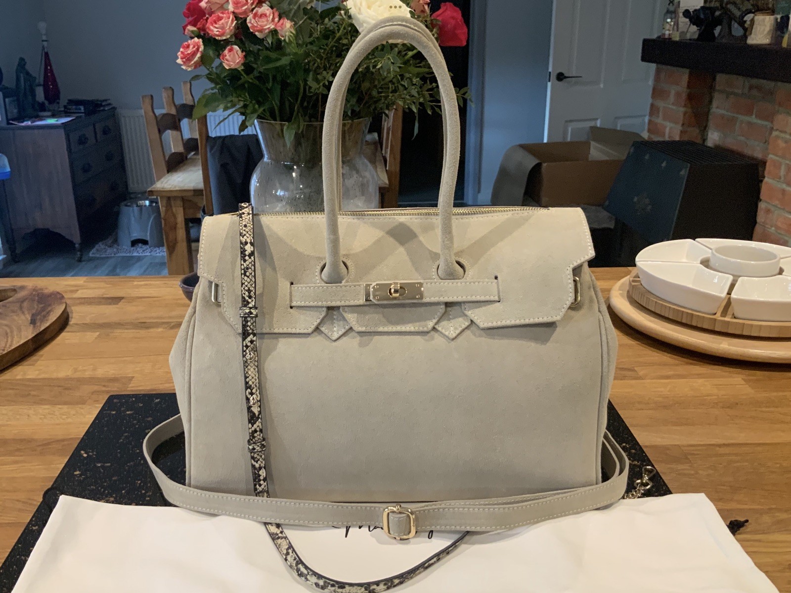 BOLSO ITALIANO BORSE PELLE CLÁSICO ATEMPORAL “40 CM” GAMUZA BERLINDA PRECIO DE VENTA SUGERIDO POR EL FABRICANTE 275 € BN