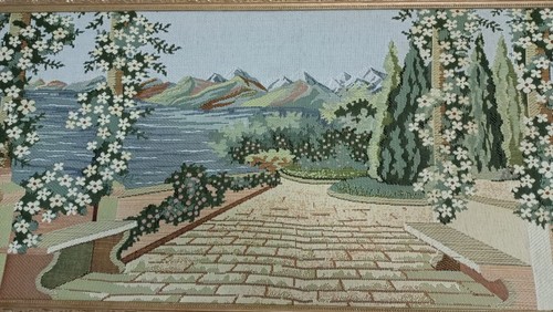 VINTAGE Old Wall Frame Embroidered with a Natural Picture Engraved Golden Frame - Picture 13 of 13
