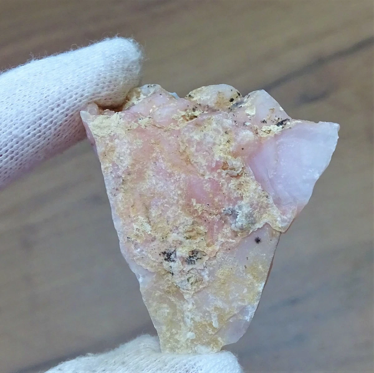 PINK OPAL FROM PERU ANDEAN PINK OPAL 42 8 g ROUGH NATURAL