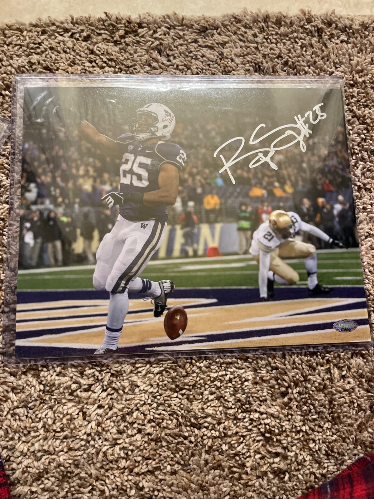 Washington Huskies BISHOP SANKEY Signed Autographed Football 8x10 Photo