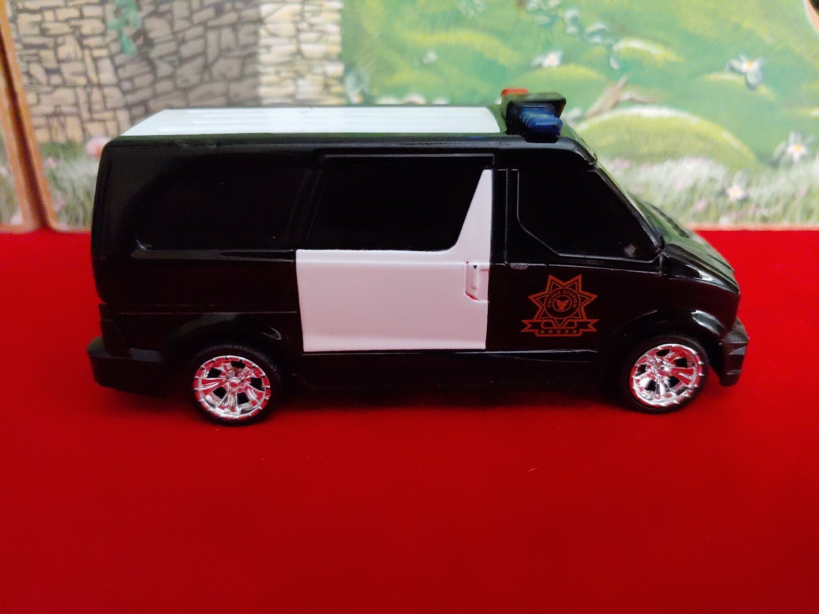 Picture 2 of 5
