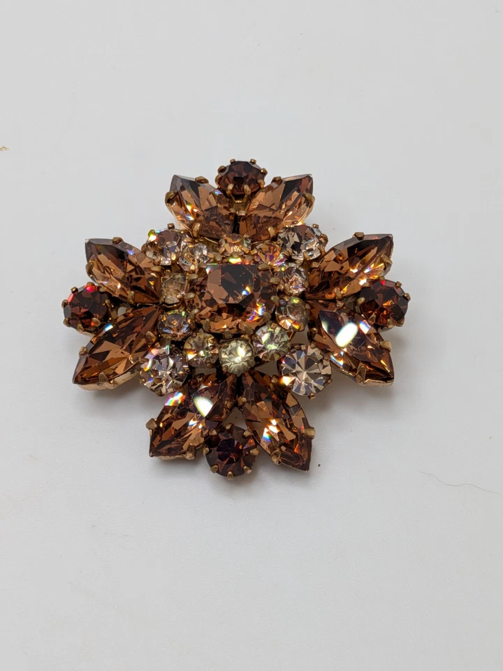 Broche Vintage Años 50 Hecho en Austria Cruz Maltesa Topacio Marrón Estrás 1.75" Foto 3 de 4
