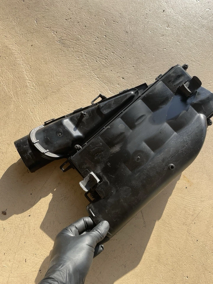 Caja limpiadora filtro admisión aire Mercedes GL450 GL550 12-19 A0071530528 OEM Foto 3 de 4