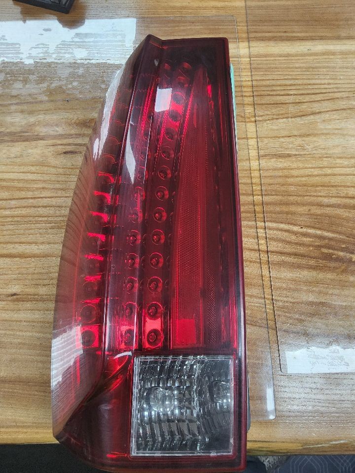 Driver Left Tail Light Quarter Mounted Fits 07-14 ESCALADE 198555