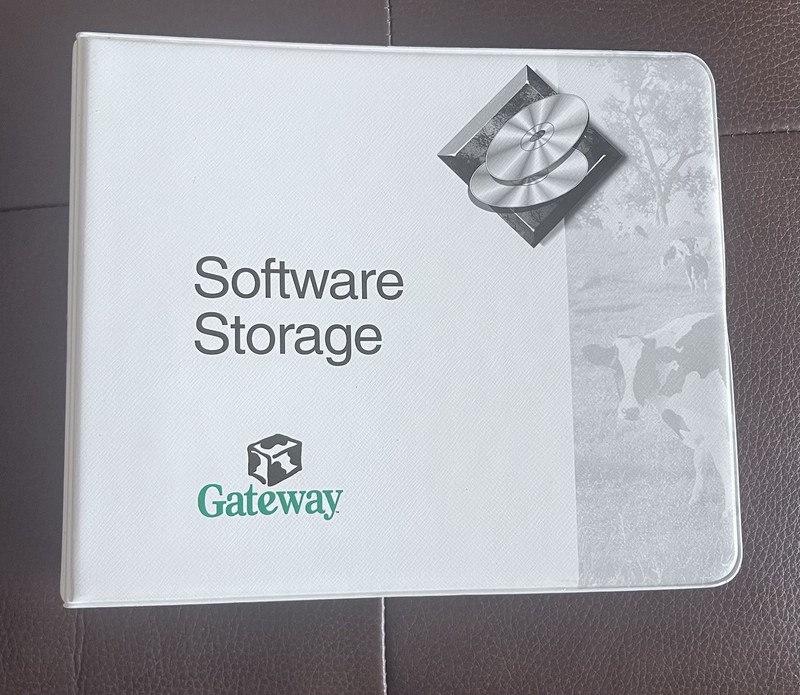 Gateway Software Storage Binder Vintage 1998 CD Pockets