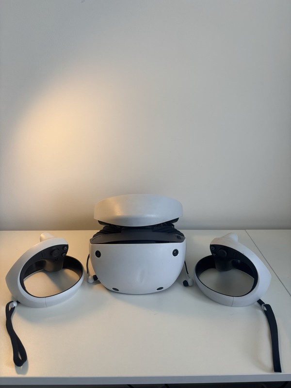 Sony PlayStation 5 VR2 Headset With Controllers And Earbuds Boxed PS5 PSVR2