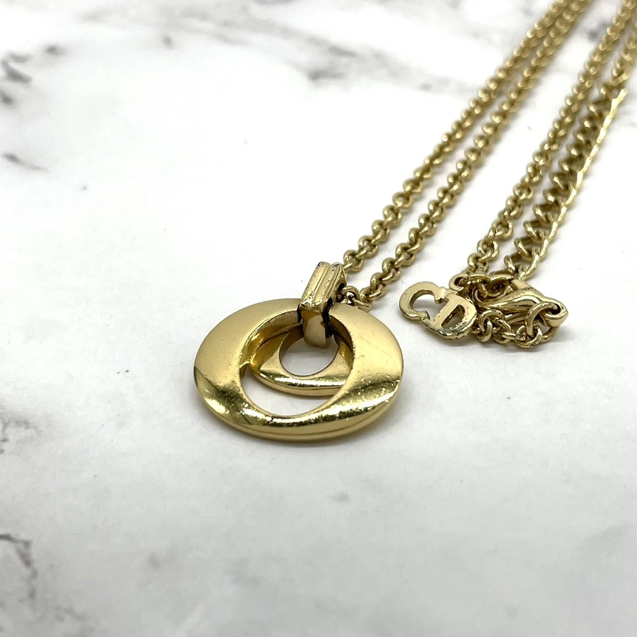 Autentica Collana Christian Dior Vintage Doppio Cerchio Logo CD Regolabile P...