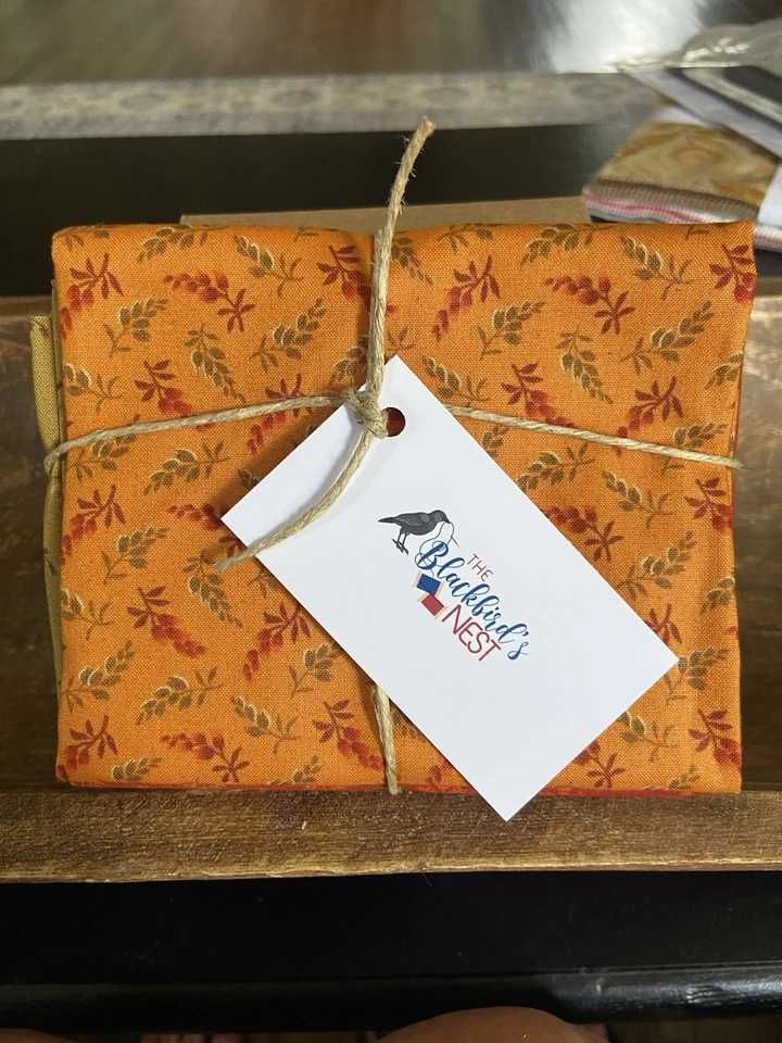 Wildberry Creek de Renee Nanneman para telas Andover.  4 cuartos de grasa Foto 2 de 2