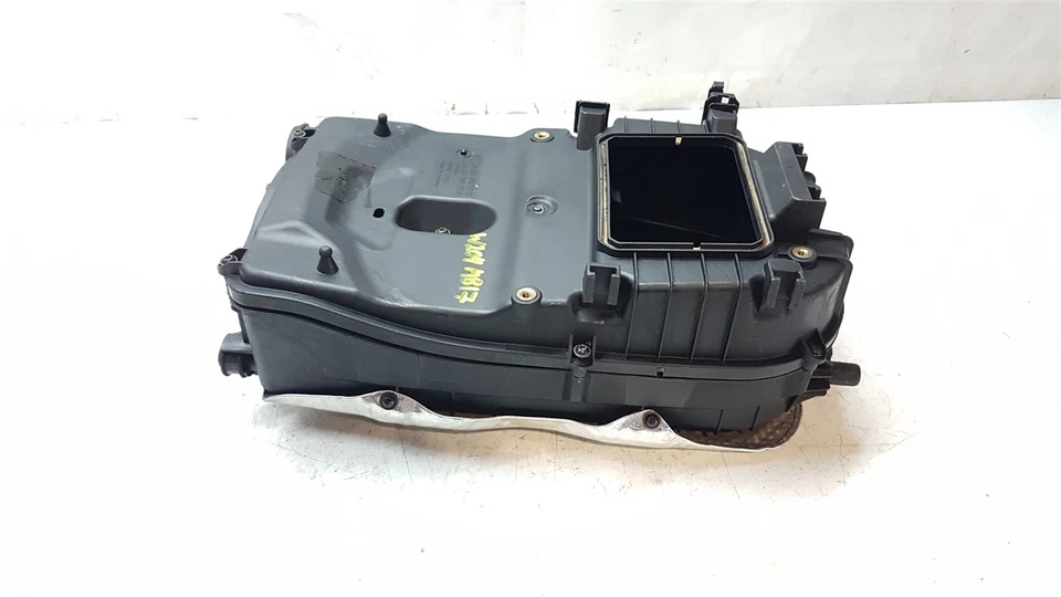 2013 MERCEDES-BENZ C220 AMG SPORT W204 2.1 CDI AIR FILTER BOX A6510902301 - Image 3 of 4