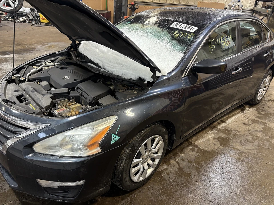 Eixo de transmissão direito usado serve: 2015 Nissan Altima 2.5L 4 cilindros AT CVT Sdn - Imagem 3 de 4