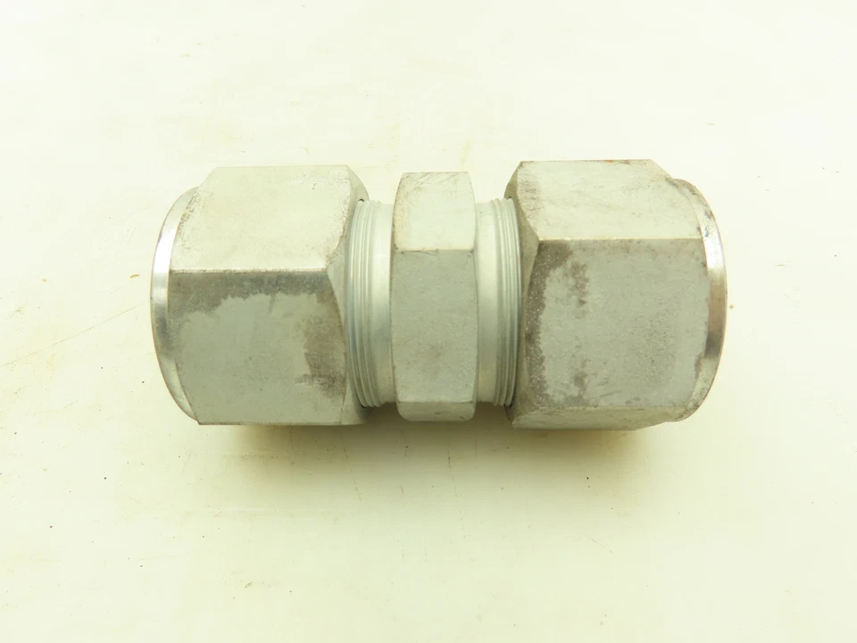 Swagelok S-2000-6 Steel Tube Fitting Union 1-1/4" x 1-1/4"  LOT OF 4 - Image 2 of 4