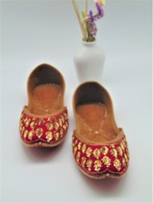 Ethnic Indian genuine leather Bridal shoes with embroidery Juti Khussa sandals