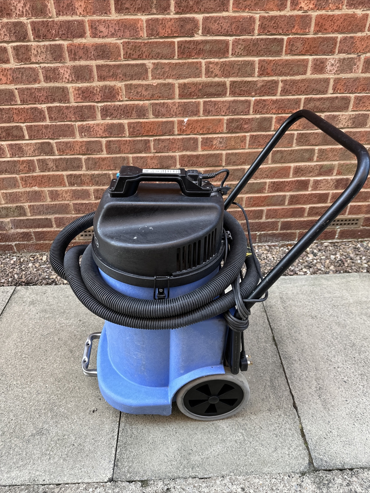 Numatic WVD9002 Wet/Dry Twin Motor Vacuum Cleaner Hoover Valeting