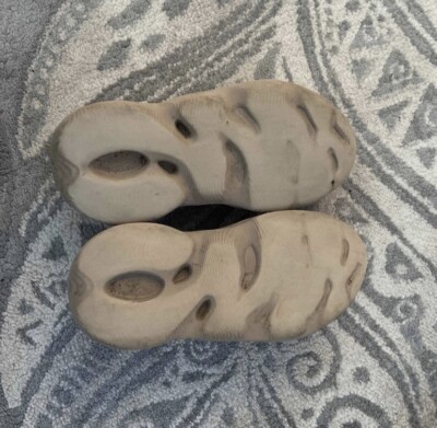 Yeezy Foam Runner Mist | eBay