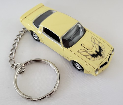 Keychain 1976 Pontiac Firebird Trans Am T/A Yellow Hood '76 Rare Key Chain - Picture 3 of 6