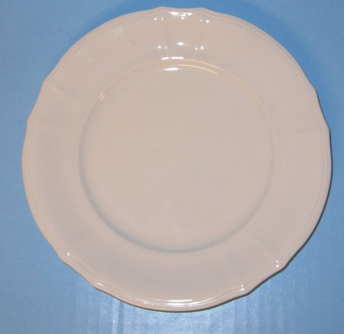 Mikasa Bristol Court White Salad Plates 7 3/4" Scalloped Rim Forte Collection - Picture 3 of 5