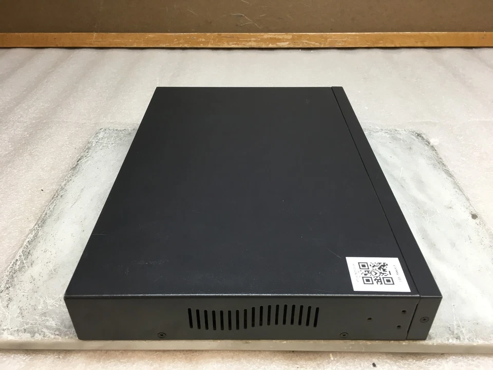 Dell PowerConnect 2508 8-Port 10/100/1000Mbps Gigabit Network Switch - Image 4 of 4