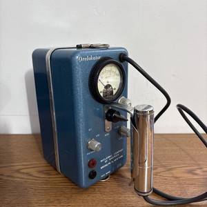 Orelokator Geiger Counter 1950s By Nucleonic Company of America Blue Box C 478