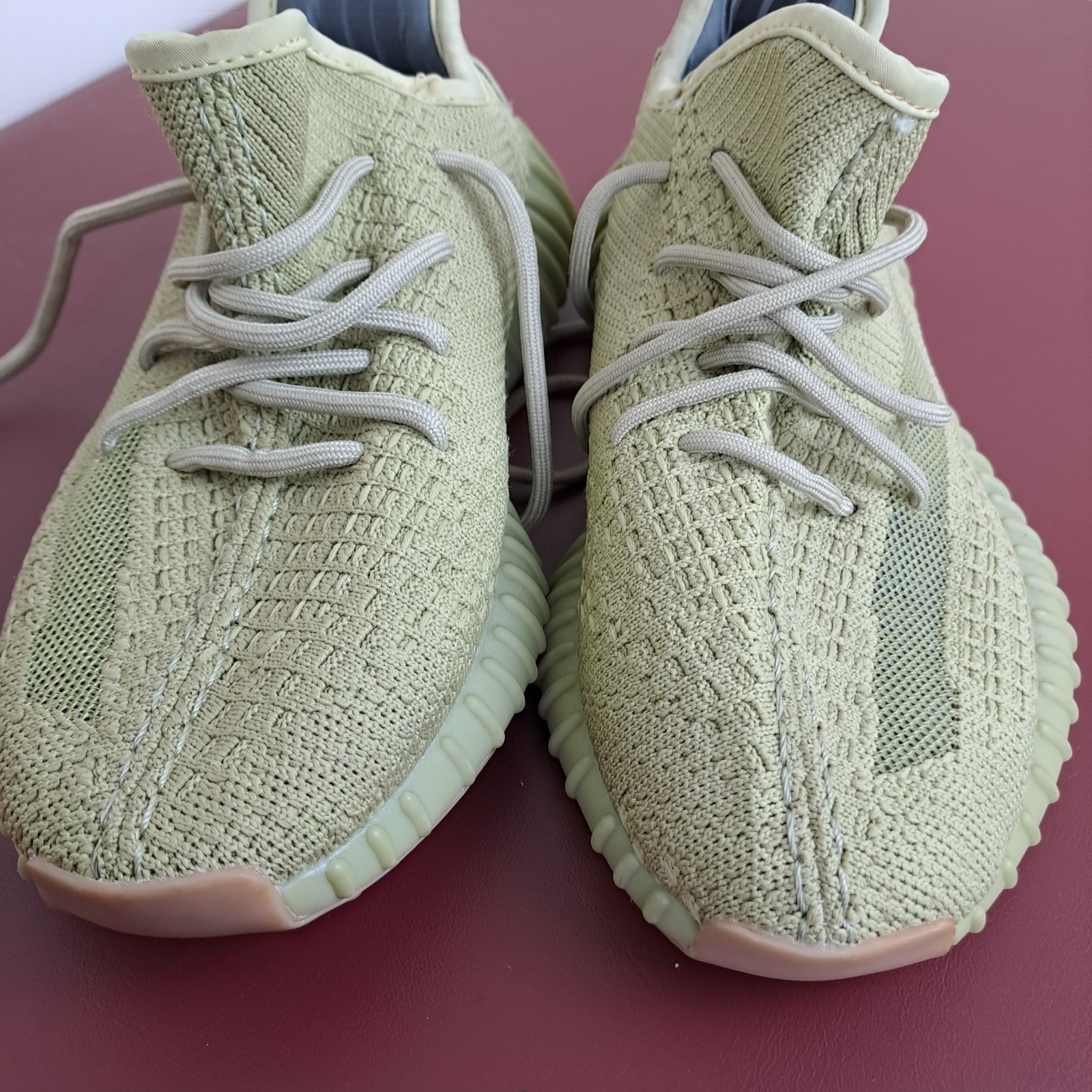 Adidas Yeezy Boost 350 V2 Sulfur Shoes Womens Size 6.5 Green Trainer Sneakers thumbnail 4