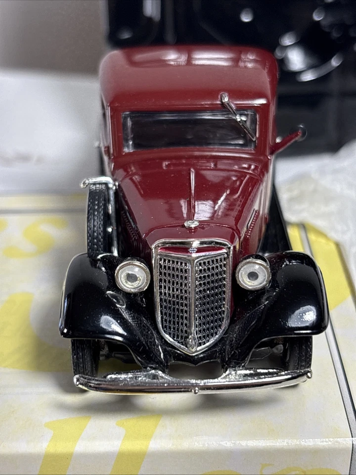 Matchbox Collectibles 1934 International Harvester YTC06-M (0081) - Image 4 of 4