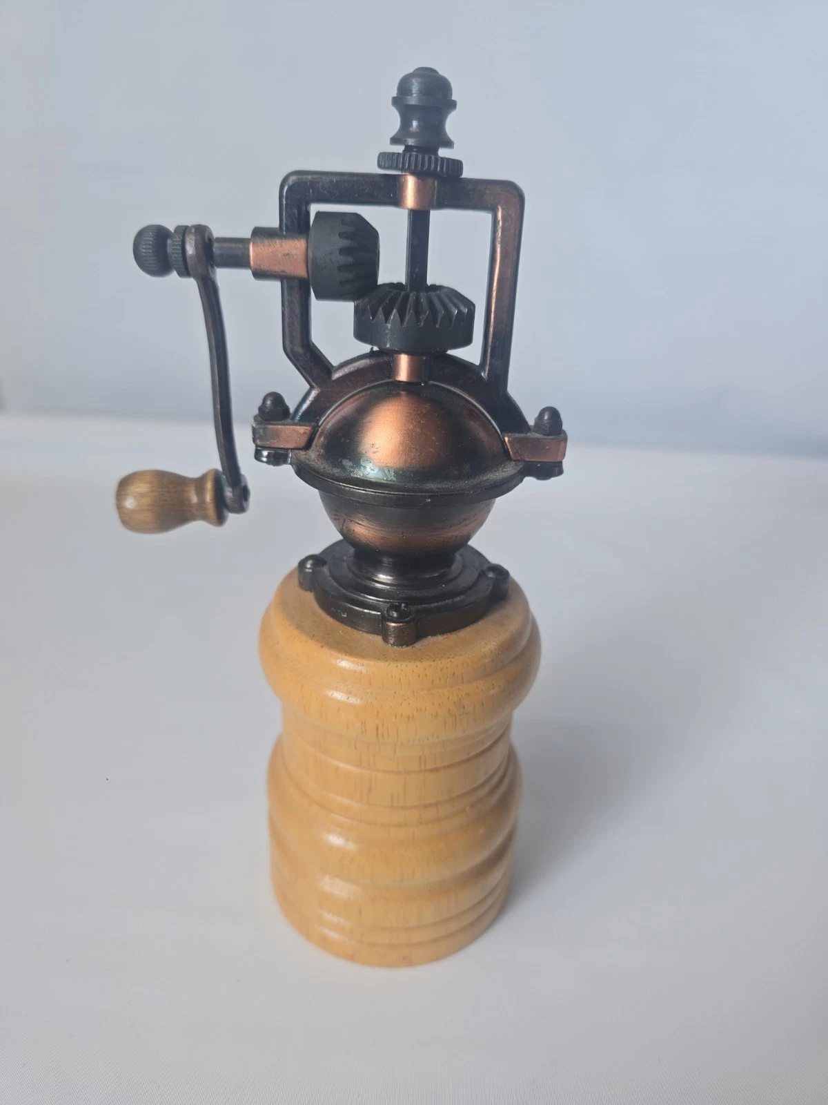 Industrial Wooden Copper Manual Hand Cranked Pepper Mill Spice Grinder 8"
