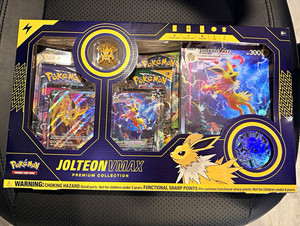 Jolteon Vmax Box | eBay