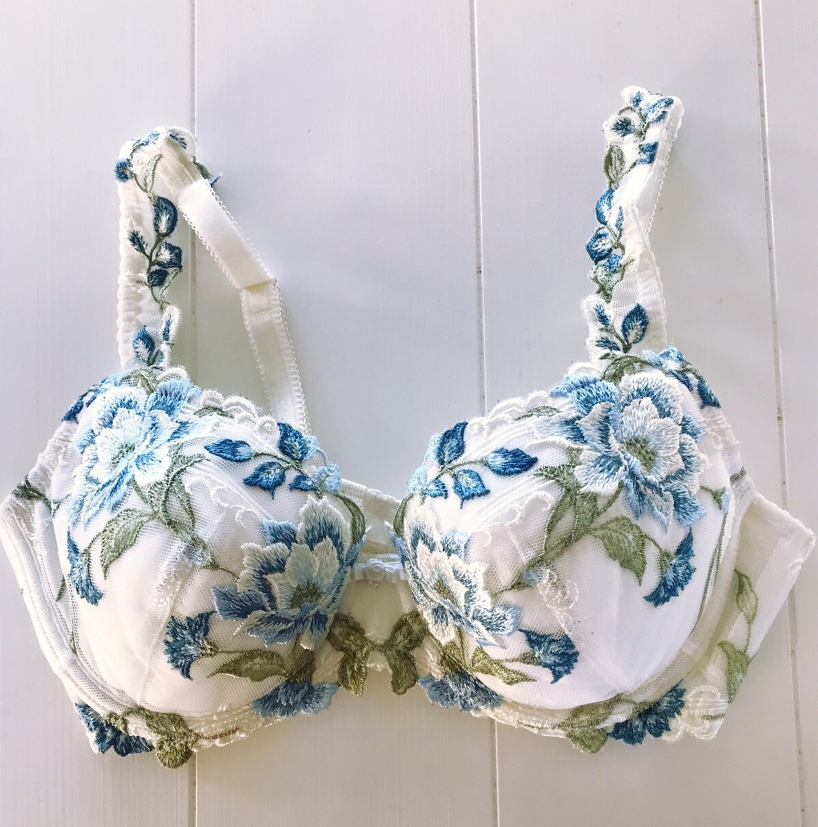 Wacoal Japan Embroidered Floral Lace White Underwire Bra Japan Sz