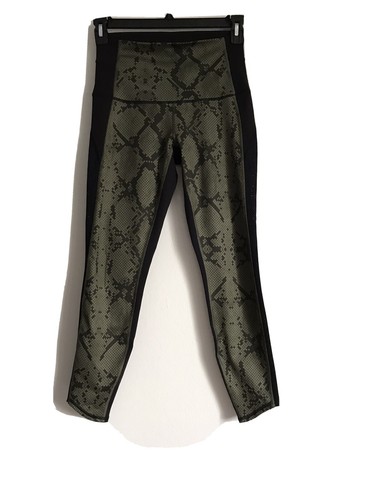 green lululemon leggings with pockets