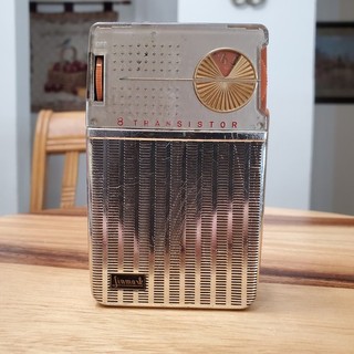 Rare Linmark Reverse Painted Transistor Radio Model T 80 / Working / Starts .99
