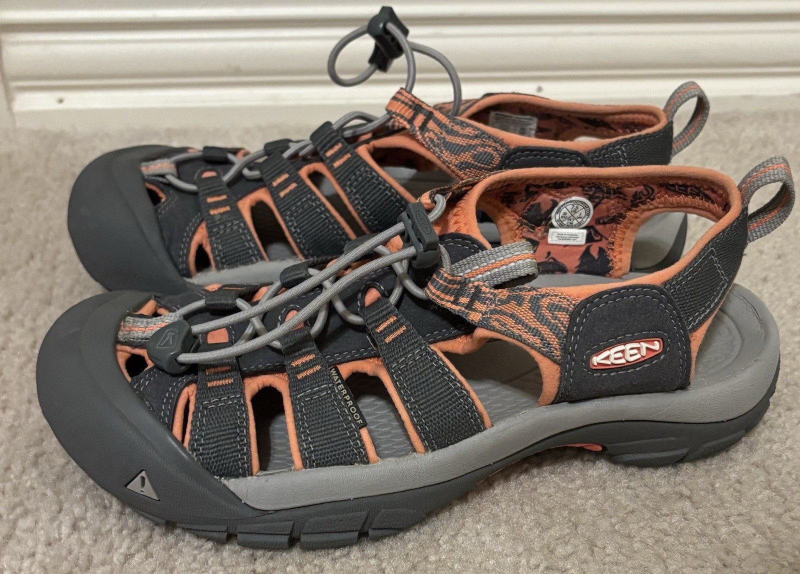 Keen Newport Hydro 1018947 sandalo donna grigio corallo taglia 7 5