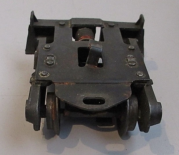 LIONEL #2332-75 GG1 LEAD TRUCK - Image 2 of 4