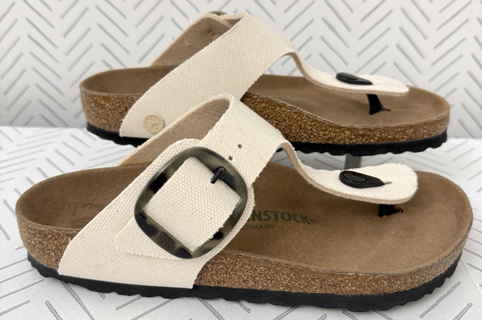 Women’s Birkenstock Gizeh Vegan Camo Big Buckle Eggshell Textile RARE 37 WIDE image 4