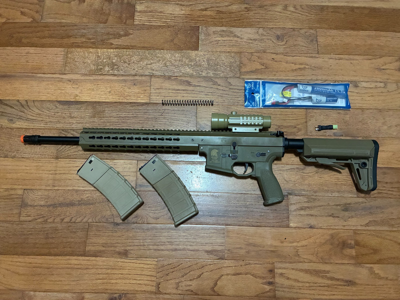 Matrix Warlord Airsoft Rifle w/Mags + Battery + Adapter + Red Dot #DMR #FDE