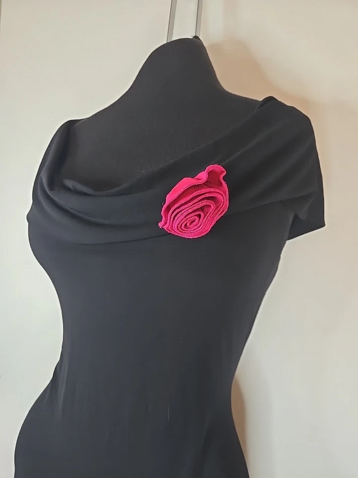 ¡Y2K Byer también de colección! Mini Vestido Negro Volantes Nivel con Rosa Medio Fuera del Hombro Foto 2 de 4