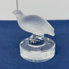 Estatuilla pisapapeles codorniz cristal Lalique firmada Francia vidrio esmerilado