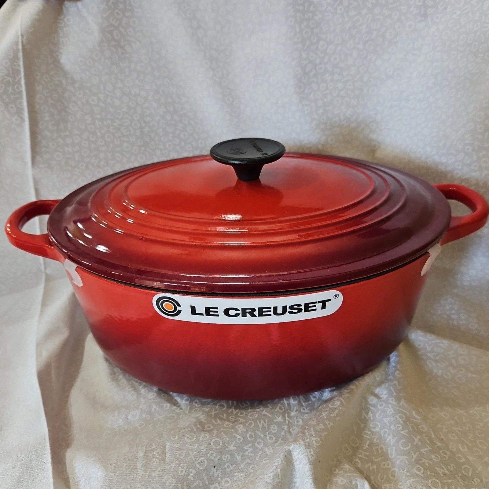 NIB Le Creuset Cerise (red) Oval Enameled Cast Iron Dutch Oven #29 / 5qt