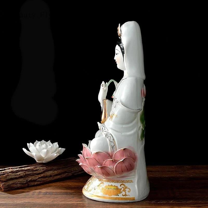 Decoración cerámica creativa clásica con estatua de Buda Guanyin pintada en oro Foto 4 de 4